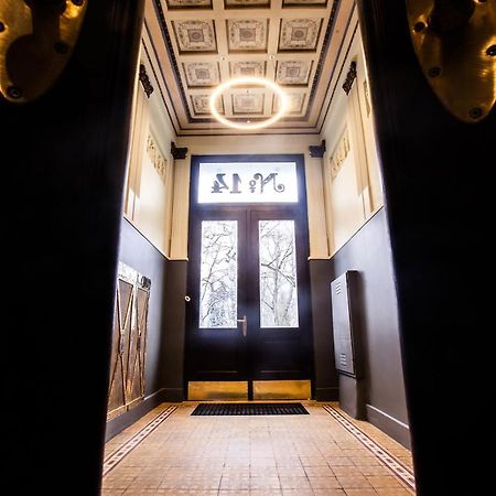Centrally Located Apartment Overlooking Vermanes Park Riga Luaran gambar